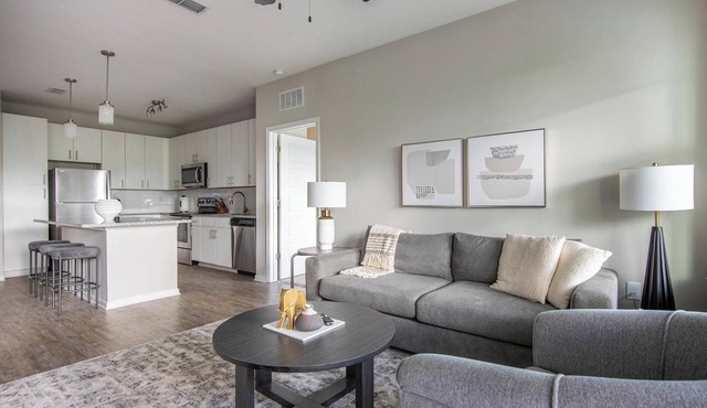 Landing | Amazing 2BD, Pool, Clubhouse