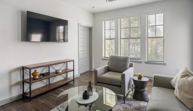Landing | Beautiful 2BD, Clubhouse, Yoga Studio