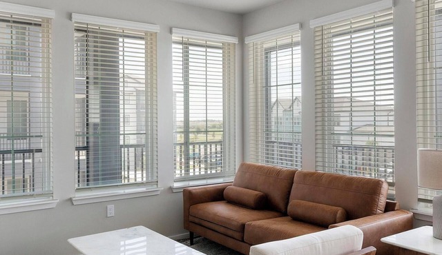 Landing | Beautiful 2BD, Clubhouse, Gym