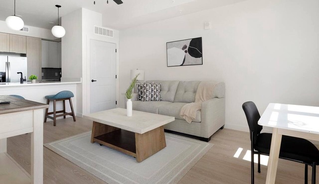 Landing | Chic 1BD, Clubhouse, Gym