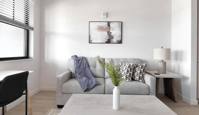 Landing | Chic 1BD, Gym, Clubhouse