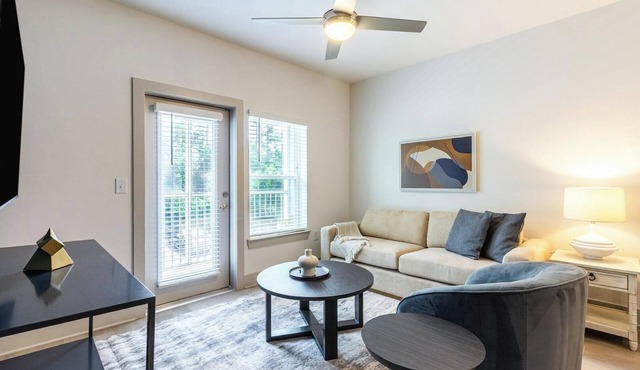 Landing | Chic 1BD, Pool, Gym