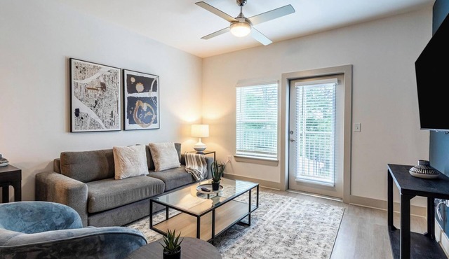 Landing | Chic 1BD, Pool, Gym