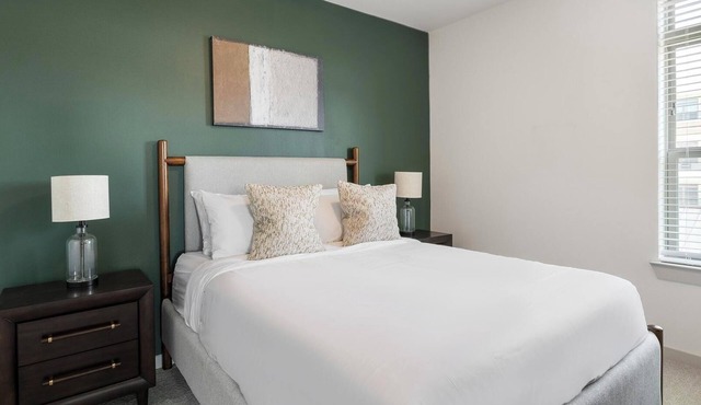 Landing | Chic 1BD, Courtyard, Clubhouse