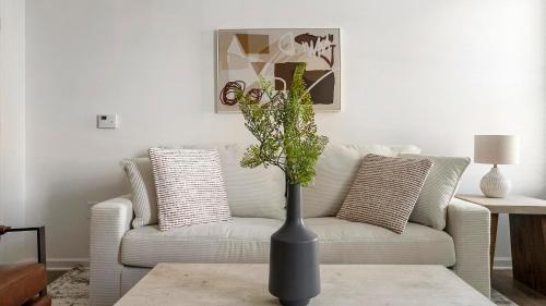 Landing Chic 1BD Gym Clubhouse