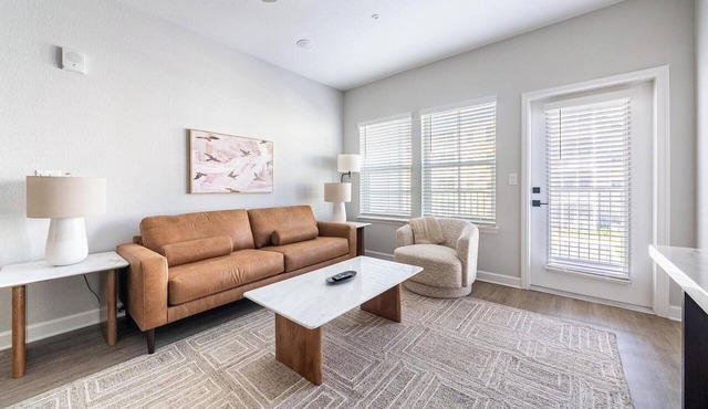 Landing | Chic 2BD, Gym, Pool