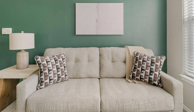 Landing | Incredible 1BD in Copperfield