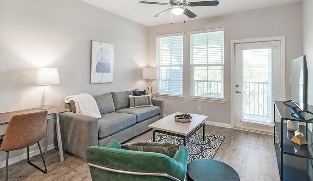 Landing | Incredible 1BD, Pool, Gym