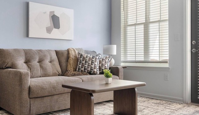 Landing | Modern 1BD, Gym, Clubhouse