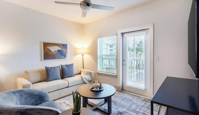 Landing | Spectacular 1BD, Gym, Pool