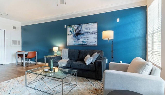 Landing | Spectacular 1BD, Pool, Gym