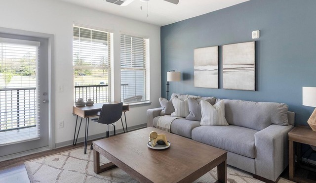 Landing | Stunning 1BD, Clubhouse, Pool