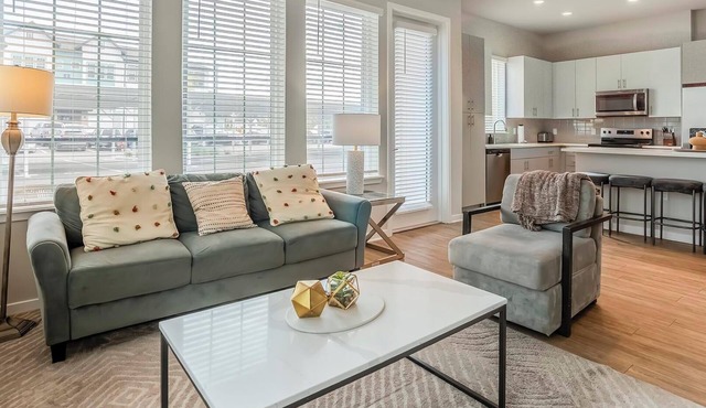 Landing | Stunning 2BD, Clubhouse, Gym