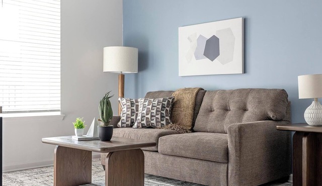 Landing | Stylish 1BD, Gym, Clubhouse