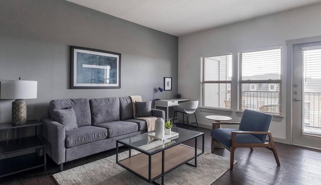 Landing | Stylish 1BD, Pool, Clubhouse