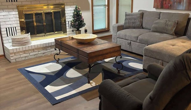 Large 2 bedroom/2 bath home in the heart of Benton