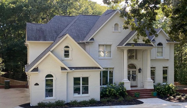 Large Golf Course neighborhood 4 Bd, 4.5 Ba