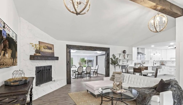 Large Peaceful Private Luxe Farm Retreat🧲Corporate longer deals, Two King Beds👑