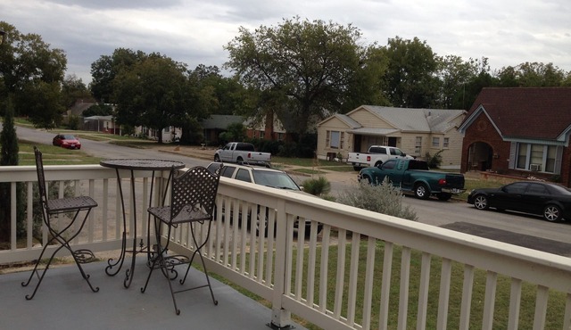 Large Pet Friendly House Walking Distance To Will Rodgers Stadium/Arena