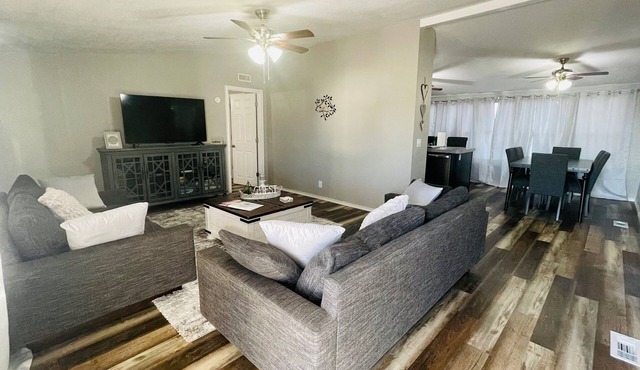 "Lazy Days" less than 10 minutes from Lake Texoma and Choctaw Casino