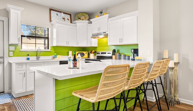Lazy Lime Townhome - Near Golf & Casinos - Sleeps 8