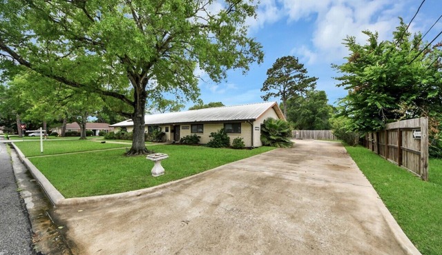 Lofty Grace Home 2 - Spacious 4BR Home