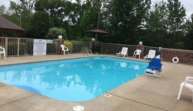 Look No Further! 4 Relaxing Units, Free Parking & Breakfast, Near Library Park