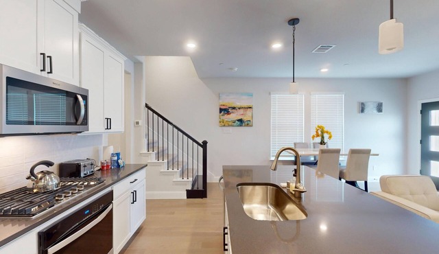 Lux 4BD/3.5BA 2car Grg T. Home Plano PL088