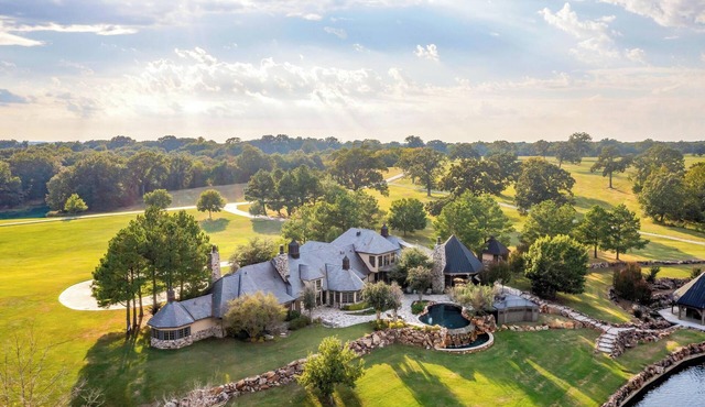 LUX Ranch on 2,600 acre playground! Swim Fish Hunt
