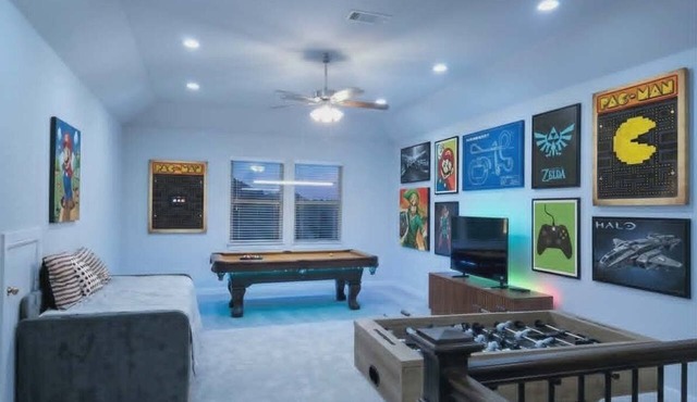 Luxurious 4-5 bedroom house in Sugar Land: AC & Appliances &more sleeping area in Sugar Land