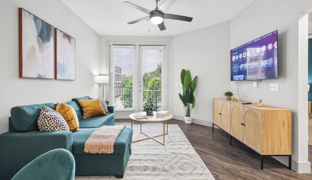 Luxury 1BR | Midtown Dallas | Pool, Gym, Free Park