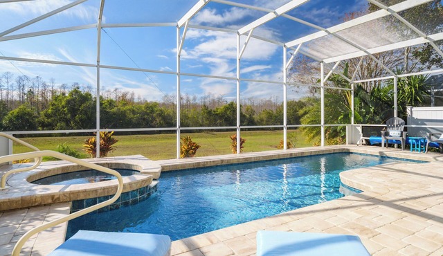Luxury 4 bed villa private pool & spa, close to Disney Parks on Golf Community