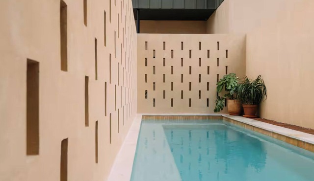Luxury 5BR Townhome w/Private Plunge Pool in Lower Garden District