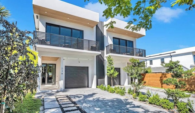 Luxury 6BR Las Olas Family Retreat w/Heated Pool