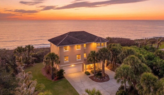 Luxury 6BR Oceanfront Estate: Rocket & Sea Views – Surf Song