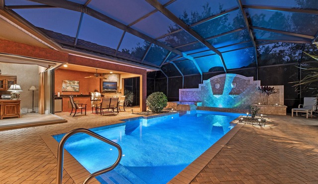 Luxury Estate Home - Private Oversized Pool, Hot Tub, Summer Kitchen + Fireplace