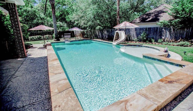 Luxury Property 5BR 5BA Sparkling Pool, Outdoor Entertainment Area, Billiards Ro