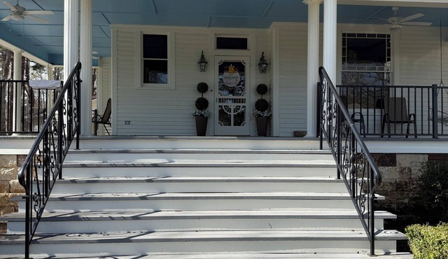 Luxury Victorian Estate with Pavilion, Pond & Group Lodging