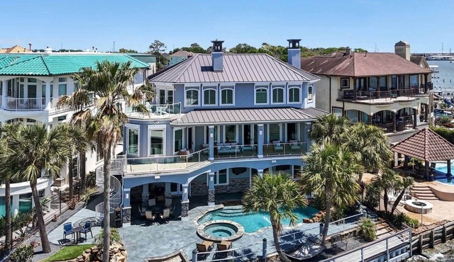 Luxury Waterfront Estate-Private Pool/Sunset Views