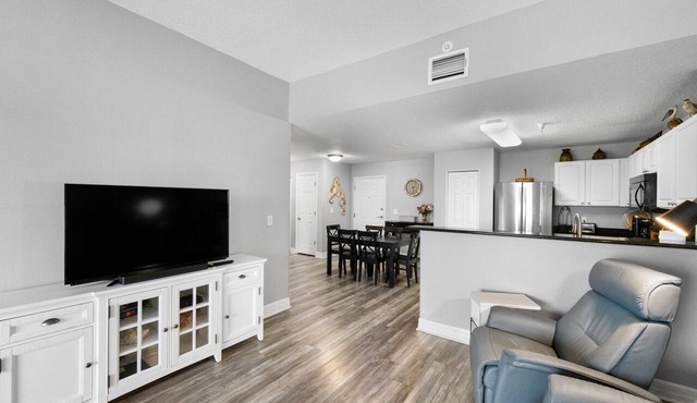 🌅 Madeira Bay Resort – Spacious 3-Bedroom Condo with Marina Views & Pet-Friendly Comfort