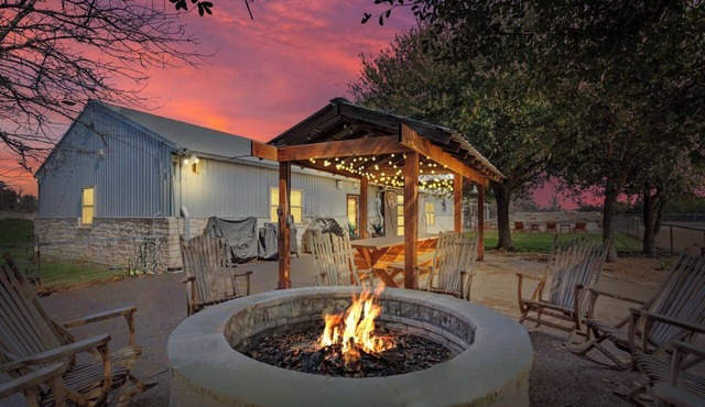 Magnolia Ranch Waco, a 42-acre Luxury Retreat, Tiny Home, Sleeps 15, With Pool.