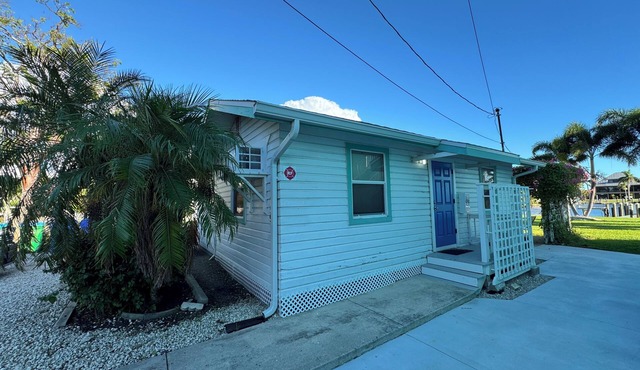 Malu Lani Cottage at Pirates Cove Inn & Marina - Boat Slip Included