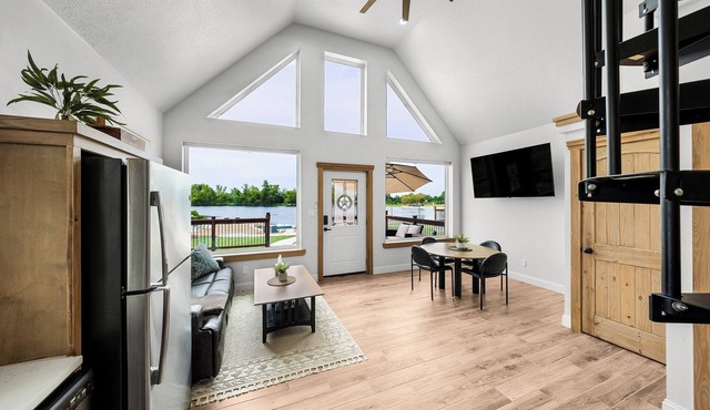 Master Suite w/Loft #1