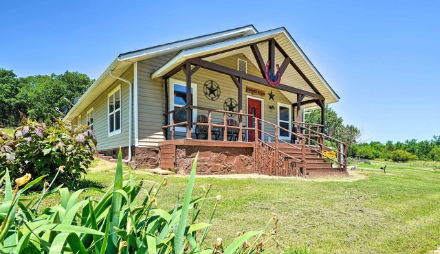 McAlester Cottage w/30 Private Acres & Ponds!