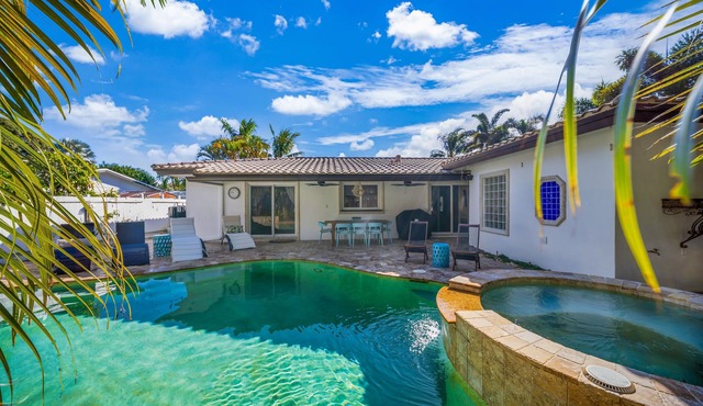 "MIA Coral" 3 Bed with The pool and Hot Tub