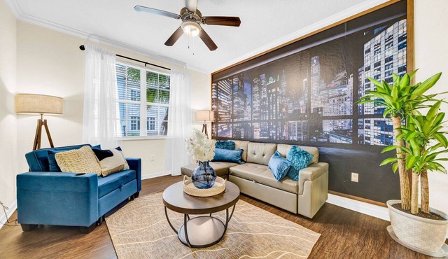 Modern 2BR/2BA | King Bed + Pool, Gym #7