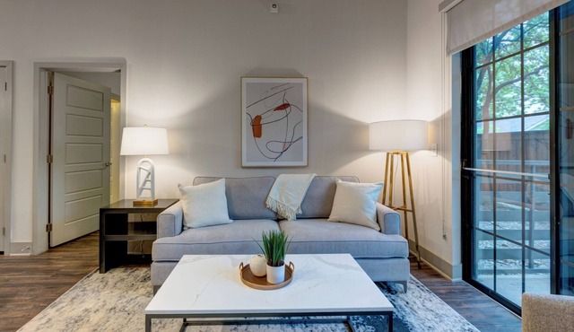 Modern Apartment in Prime Location (ID1779X40)