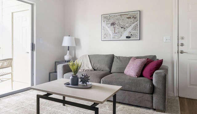 Modern Apartment in Prime Location (ID1201X608)