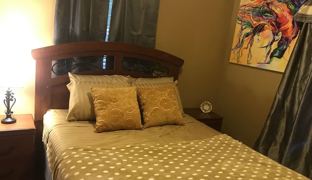 Modern East End Home Easy Access Lamar Univ, Hospital Disctrict, and Mobile