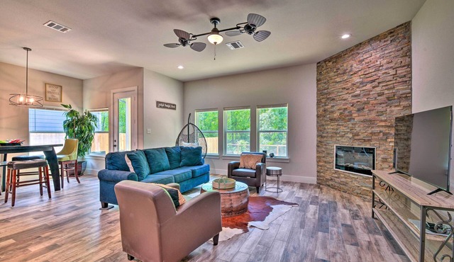 Modern Family Home Near At&t Stadium & More!